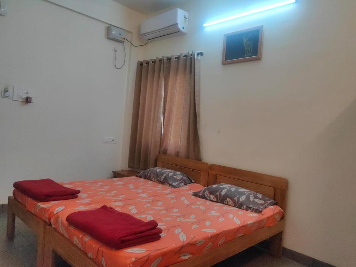 Raikar Guest House Bogmalo Beach Exterior foto